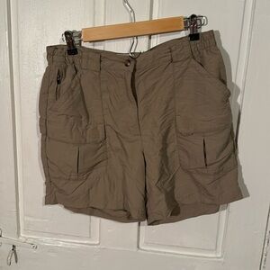 Women’s L.L. Bean cargo shorts size M